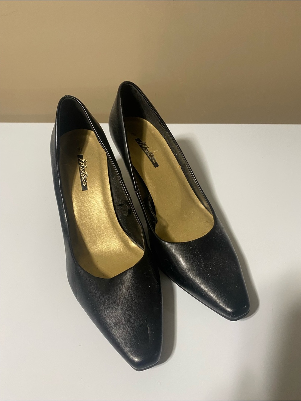 Women’s Classic Black Pointed Toe Pumps